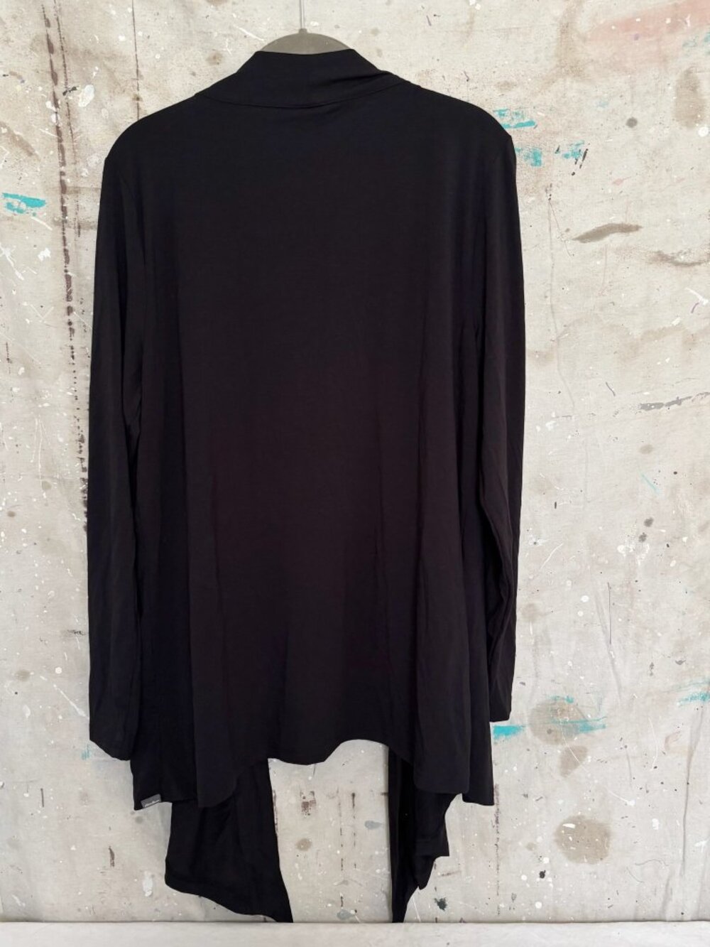 Eddie Bauer Daisy 2.0 Long Sleeve Wrap in Black - Picture 4 of 4